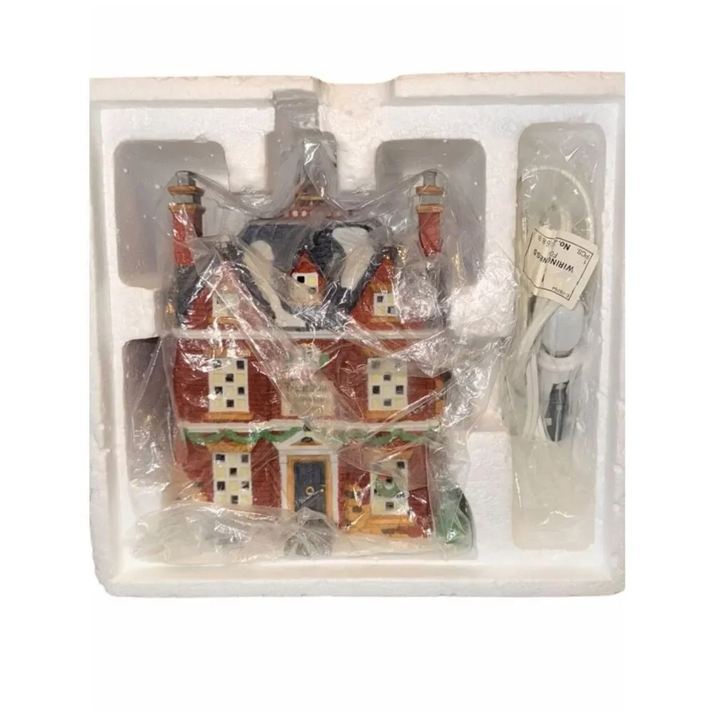Dept 56 Boarding & Lodging School Dickens Village Series 5810-6 Heritage EUC Box